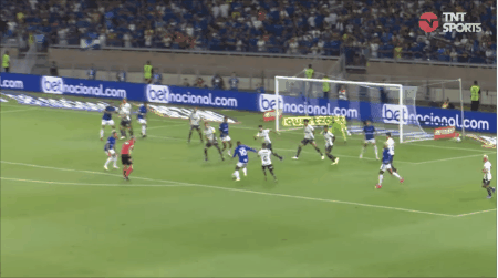 夢想舞臺上的青島海牛足球夏令營在俱樂部虎山基地點燃激情.